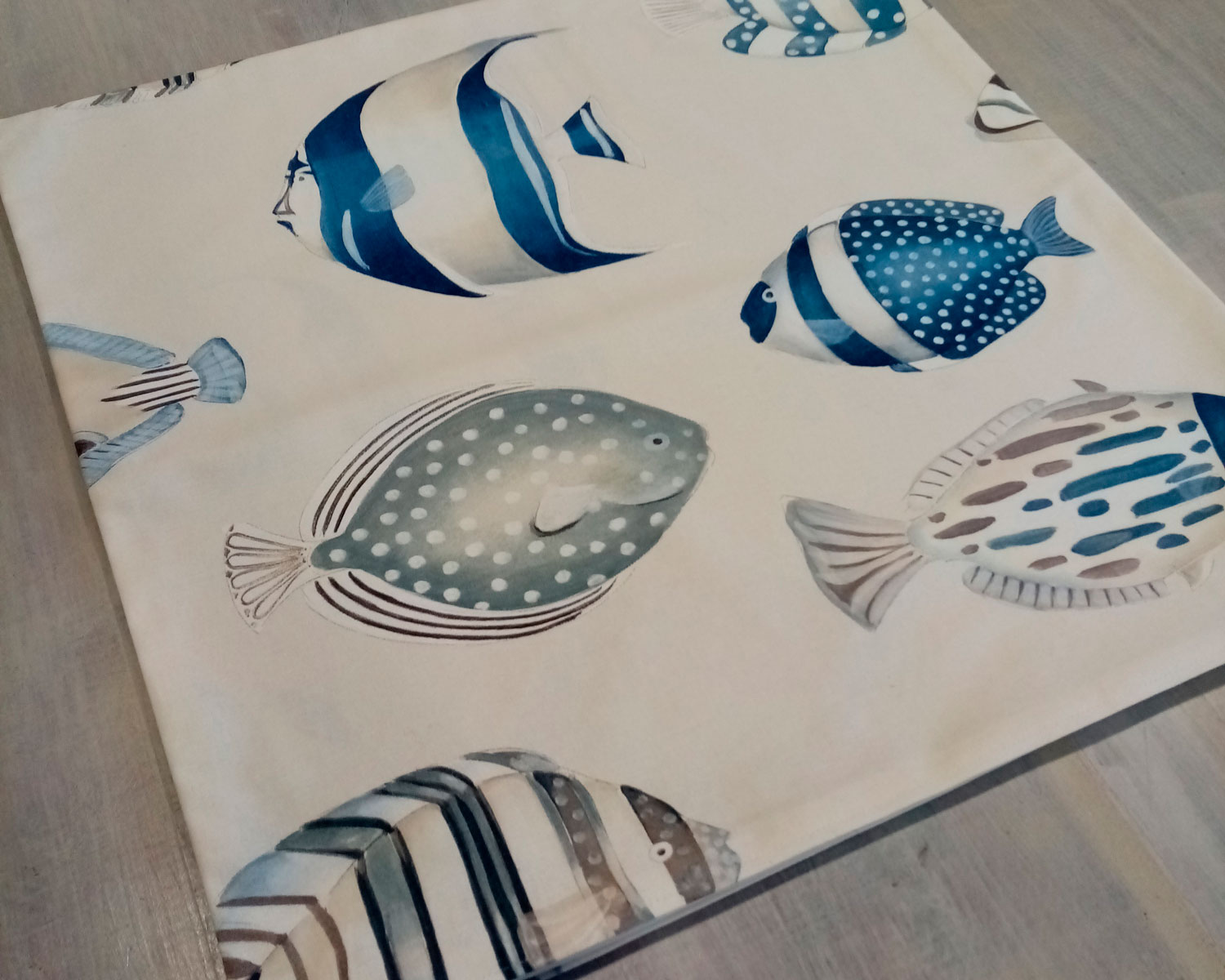 Photo housse coussin motif poissons